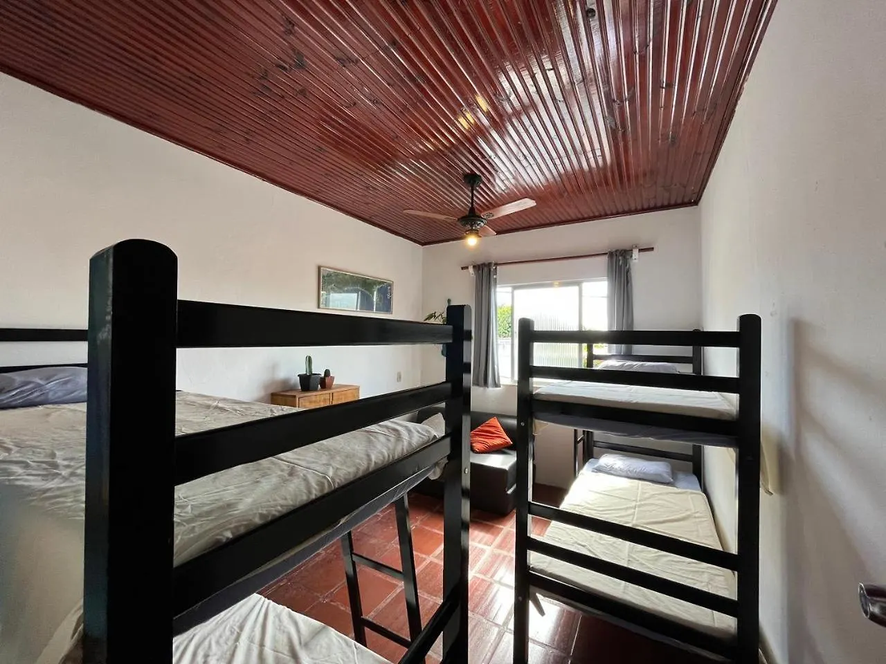 Buda Guest House Buzios Albergue